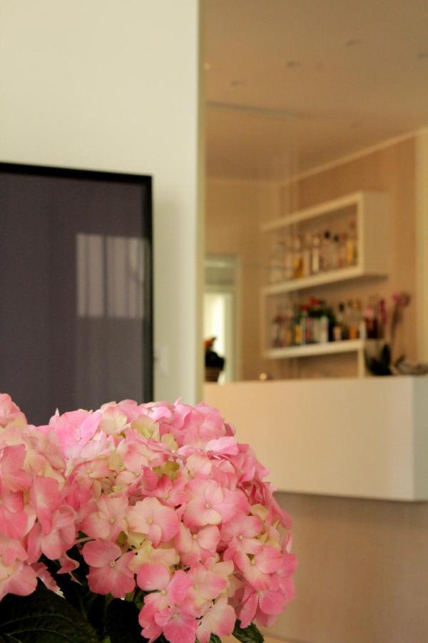 Hotel Clara Riccione Bagian luar foto