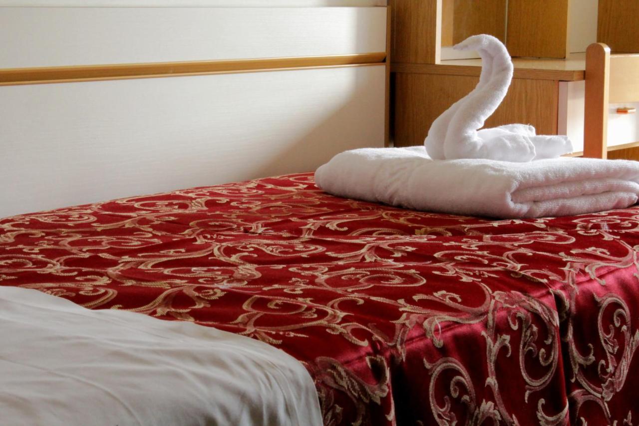 Hotel Clara Riccione Bagian luar foto